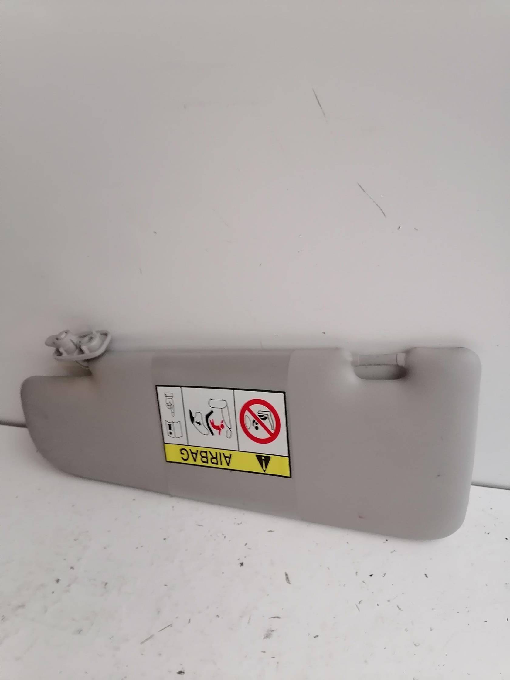 Aletta parasole parabrezza dx.